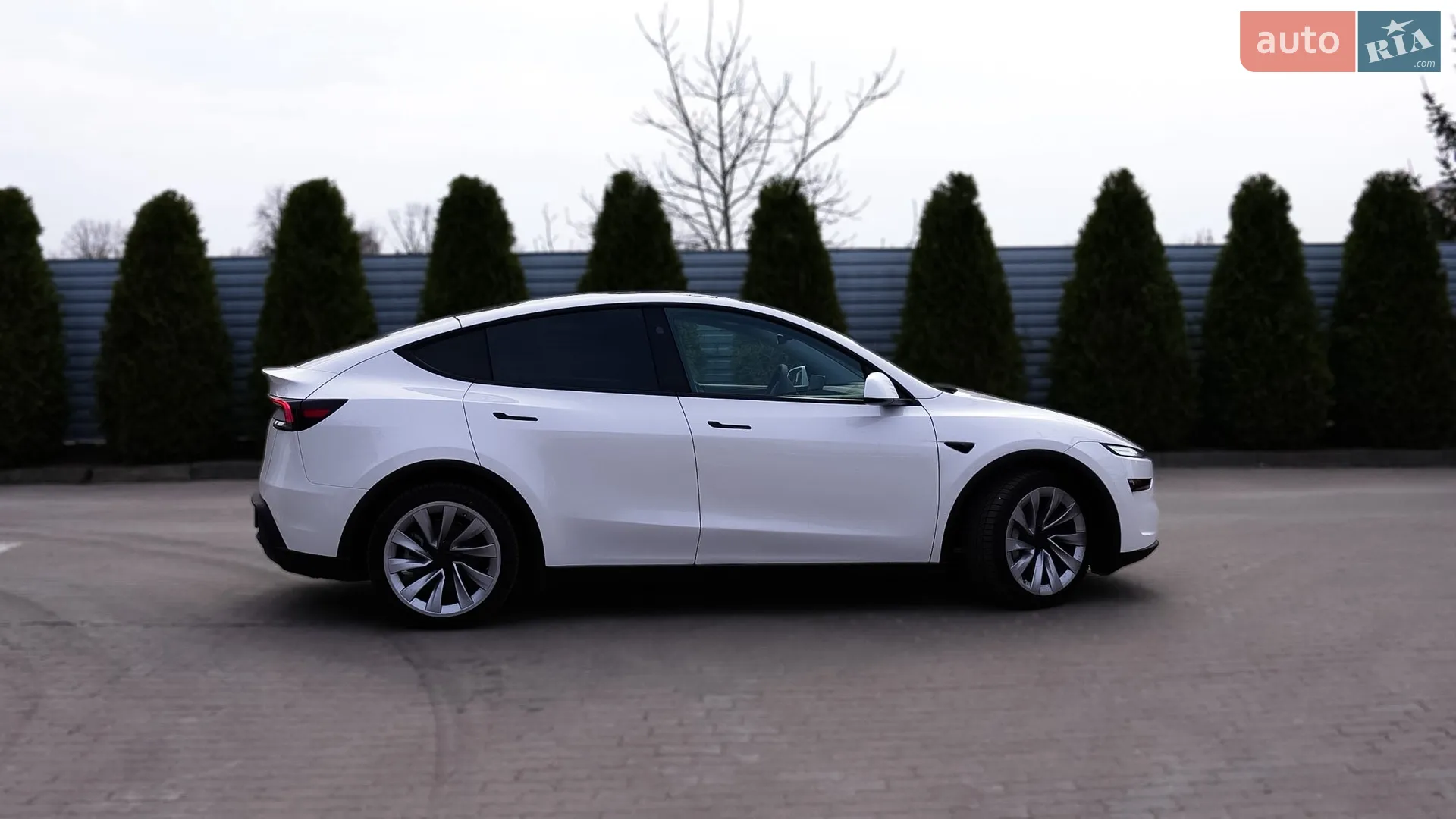 2025 Tesla Model Y - мініатюра 4