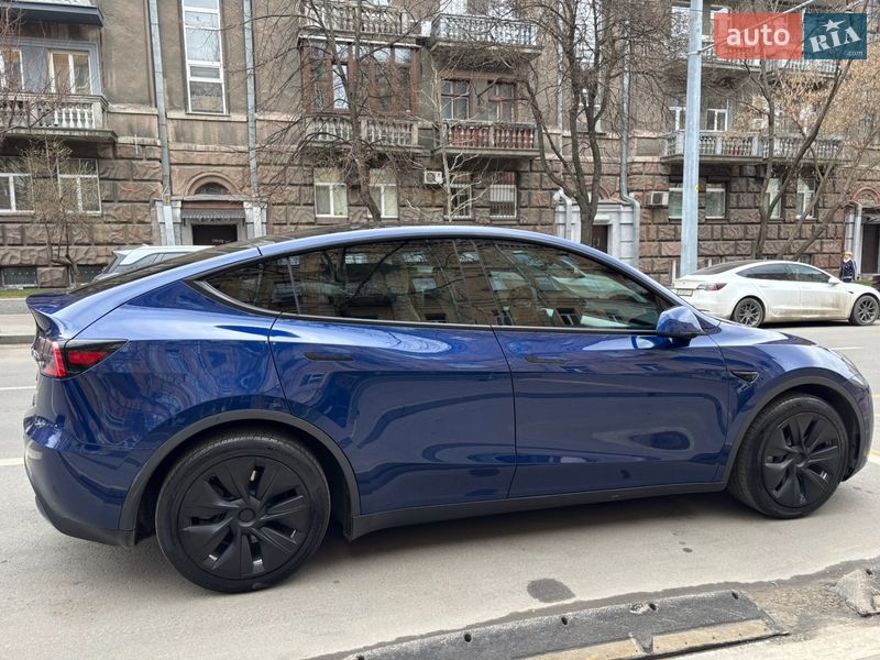 Внедорожник / Кроссовер Tesla Model Y 2023 в Киеве