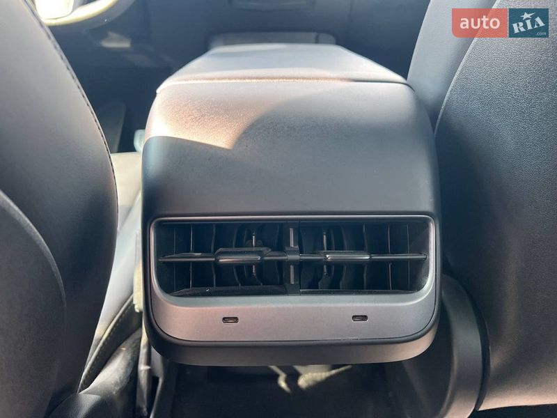 Внедорожник / Кроссовер Tesla Model Y 2022 в Львове