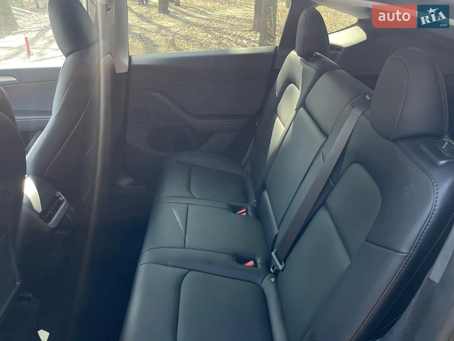 2023 Tesla Model Y - мініатюра 3