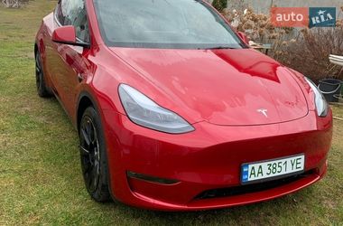 Внедорожник / Кроссовер Tesla Model Y 2021 в Киеве