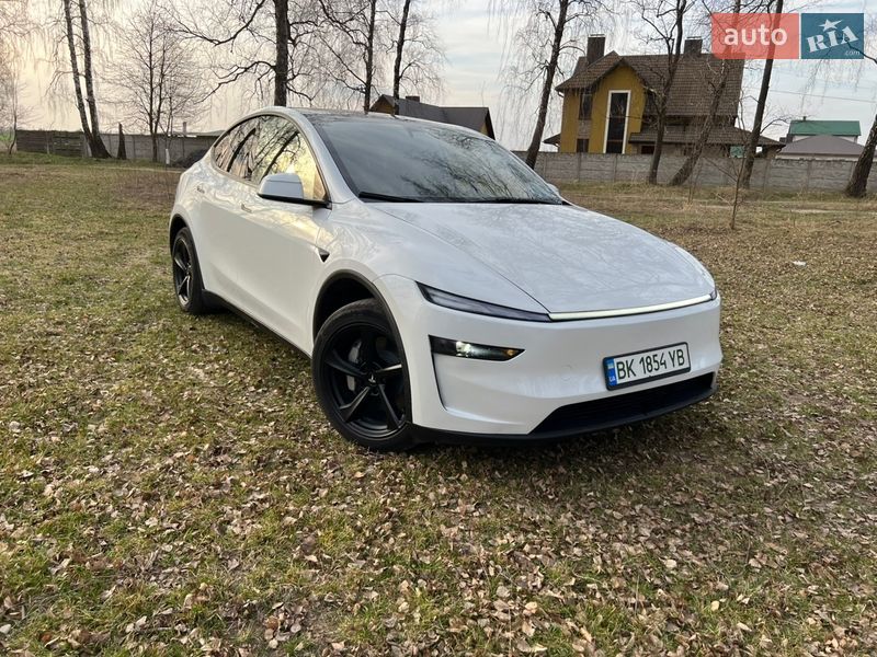 Позашляховик / Кросовер Tesla Model Y 2025 в Радивиліві фото Позашляховик / Кросовер Tesla Model Y 2025 в Радивиліві