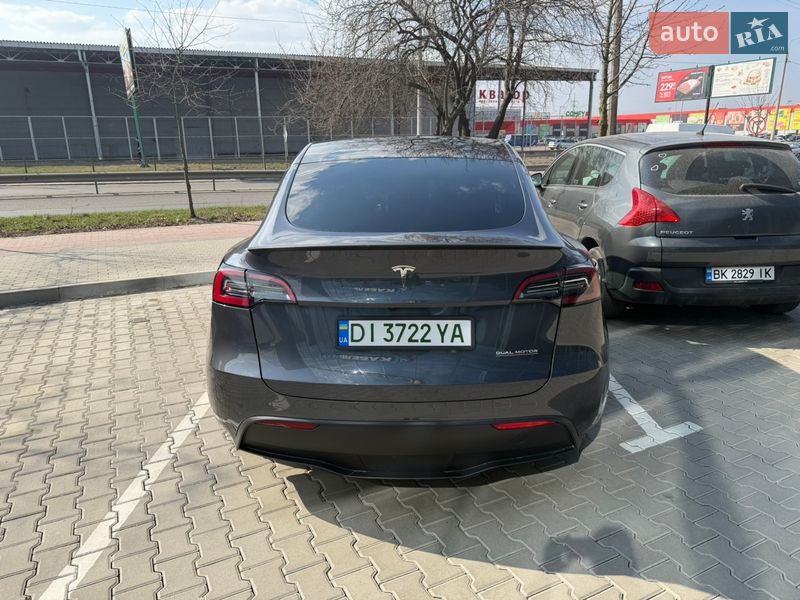 Внедорожник / Кроссовер Tesla Model Y 2023 в Ровно