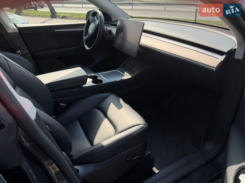 Внедорожник / Кроссовер Tesla Model Y 2023 в Ровно