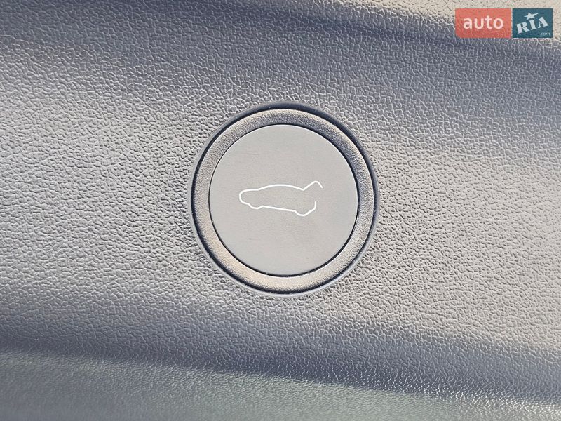 Позашляховик / Кросовер Tesla Model Y 2023 в Києві