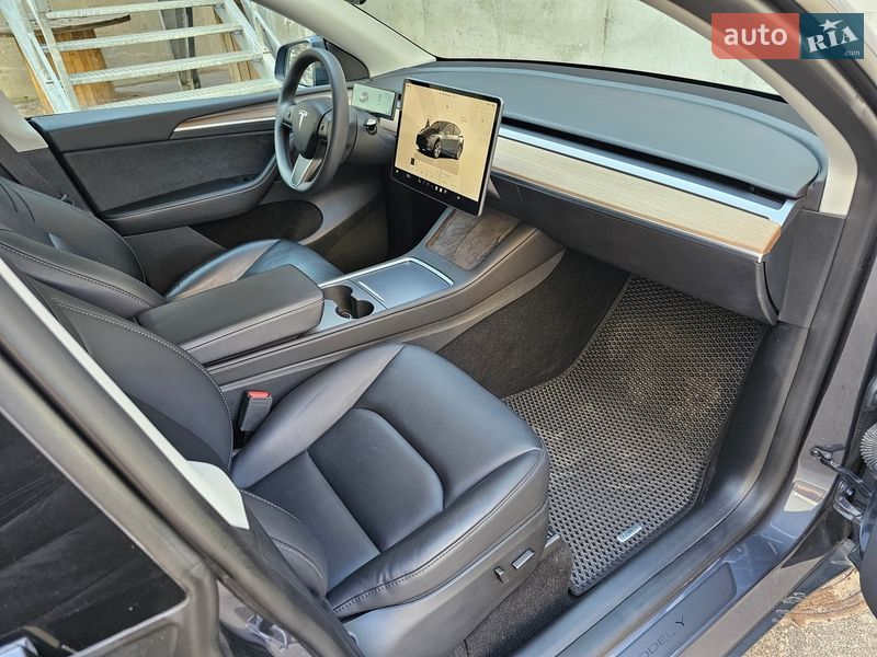 Позашляховик / Кросовер Tesla Model Y 2023 в Києві