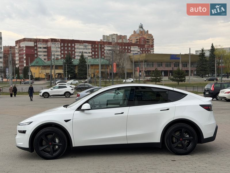 Внедорожник / Кроссовер Tesla Model Y 2025 в Львове фото 9 Внедорожник / Кроссовер Tesla Model Y 2025 в Львове