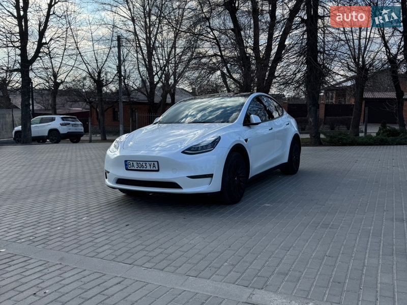 Tesla Model Y 2022