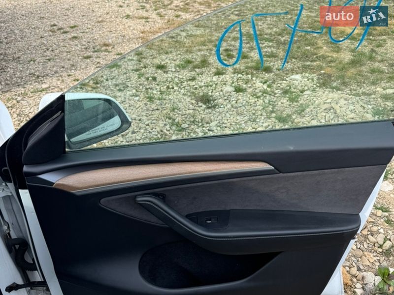 Позашляховик / Кросовер Tesla Model Y 2023 в Самборі фото 17 Позашляховик / Кросовер Tesla Model Y 2023 в Самборі