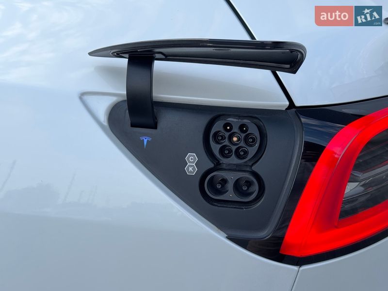 Позашляховик / Кросовер Tesla Model Y 2022 в Луцьку