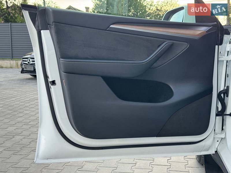 Позашляховик / Кросовер Tesla Model Y 2022 в Луцьку