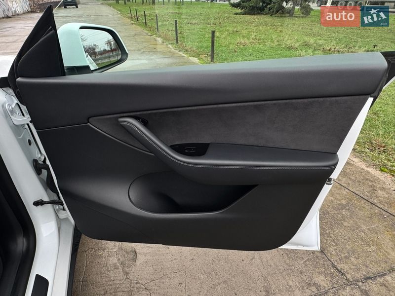 Позашляховик / Кросовер Tesla Model Y 2020 в Дніпрі фото 17 Позашляховик / Кросовер Tesla Model Y 2020 в Дніпрі