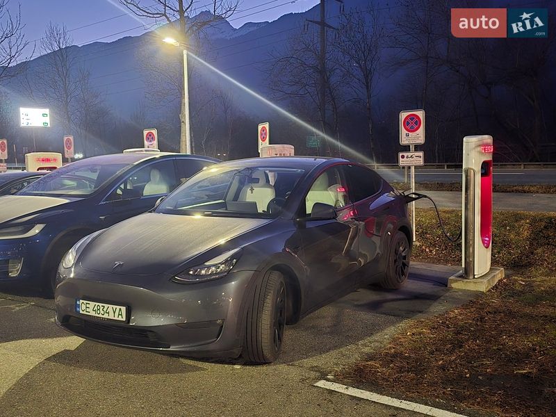 Позашляховик / Кросовер Tesla Model Y 2020 в Чернівцях фото 5 Позашляховик / Кросовер Tesla Model Y 2020 в Чернівцях