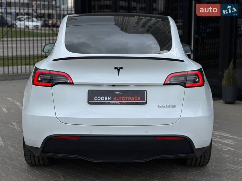 Позашляховик / Кросовер Tesla Model Y 2022 в Києві фото 6 Позашляховик / Кросовер Tesla Model Y 2022 в Києві