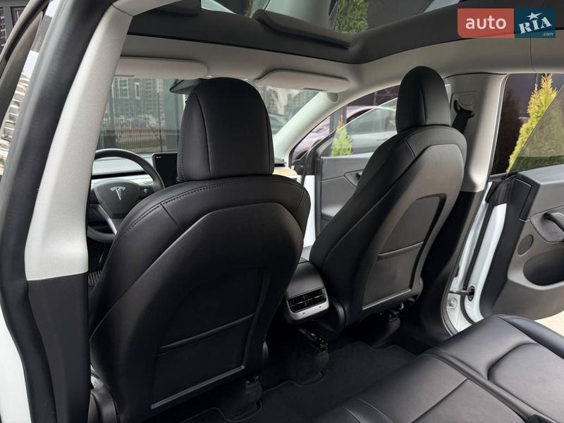 Позашляховик / Кросовер Tesla Model Y 2022 в Києві фото 12 Позашляховик / Кросовер Tesla Model Y 2022 в Києві