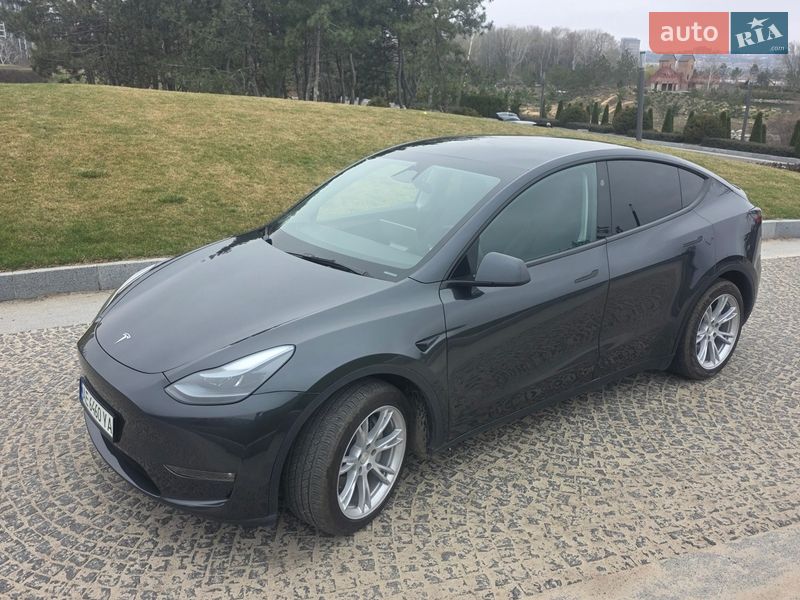 Позашляховик / Кросовер Tesla Model Y 2024 в Дніпрі