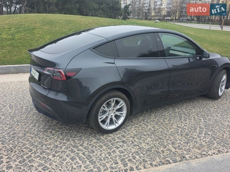 Позашляховик / Кросовер Tesla Model Y 2024 в Дніпрі