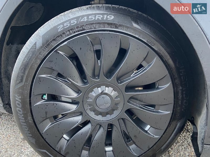 Позашляховик / Кросовер Tesla Model Y 2022 в Дніпрі