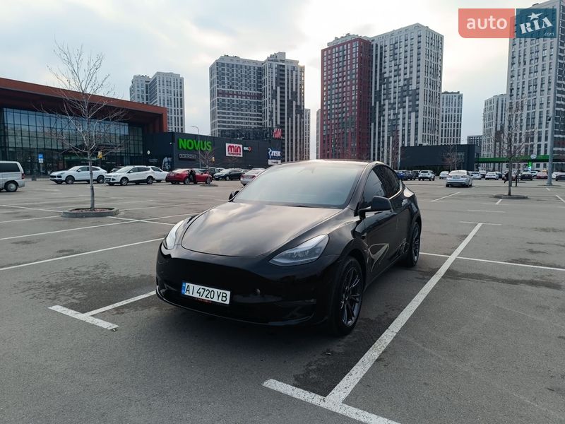 Позашляховик / Кросовер Tesla Model Y 2025 в Києві