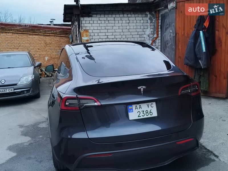 Позашляховик / Кросовер Tesla Model Y 2024 в Києві