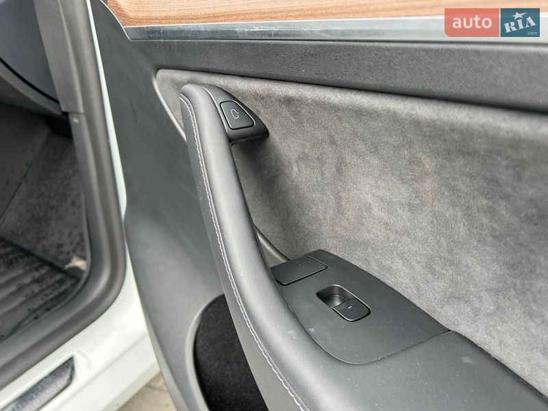 Позашляховик / Кросовер Tesla Model Y 2024 в Умані фото 28 Позашляховик / Кросовер Tesla Model Y 2024 в Умані