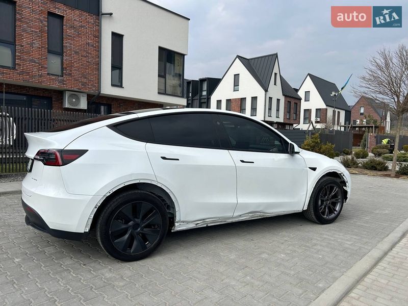 Позашляховик / Кросовер Tesla Model Y 2024 в Умані фото 11 Позашляховик / Кросовер Tesla Model Y 2024 в Умані