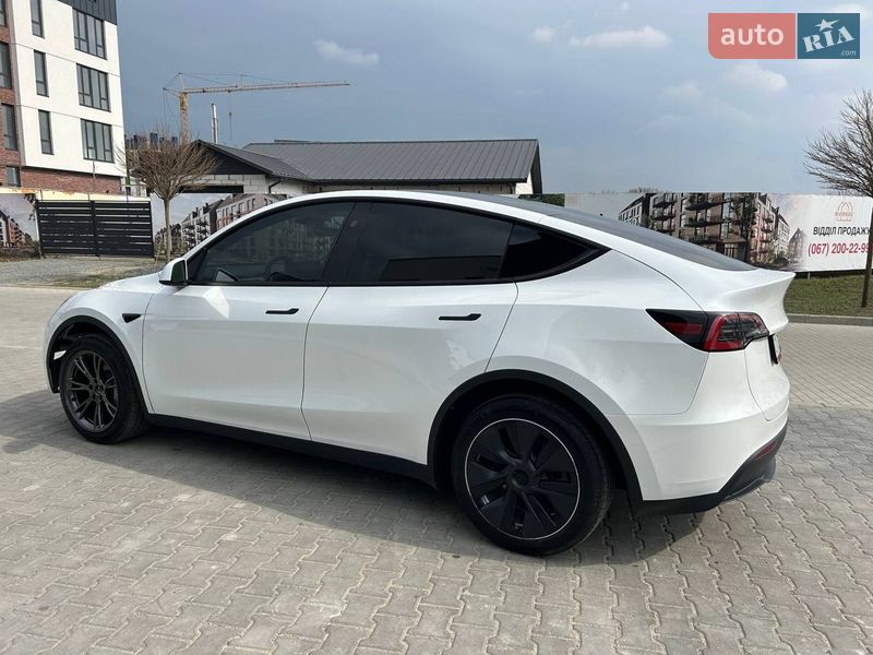 Позашляховик / Кросовер Tesla Model Y 2024 в Умані фото 3 Позашляховик / Кросовер Tesla Model Y 2024 в Умані