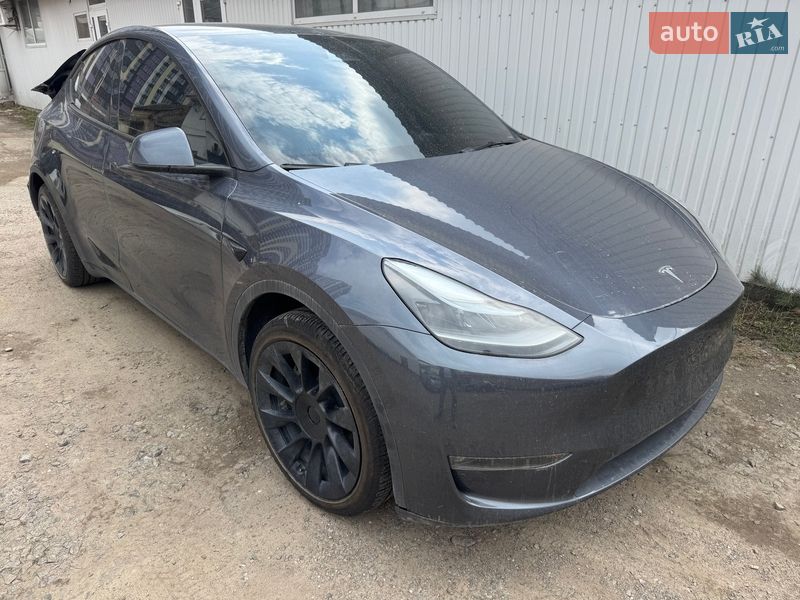 Tesla Model Y 2023