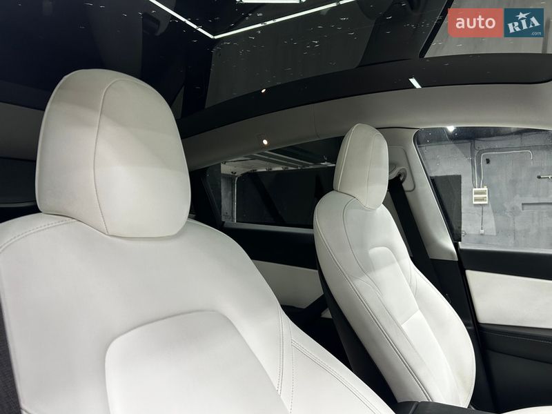 Позашляховик / Кросовер Tesla Model Y 2022 в Чернівцях