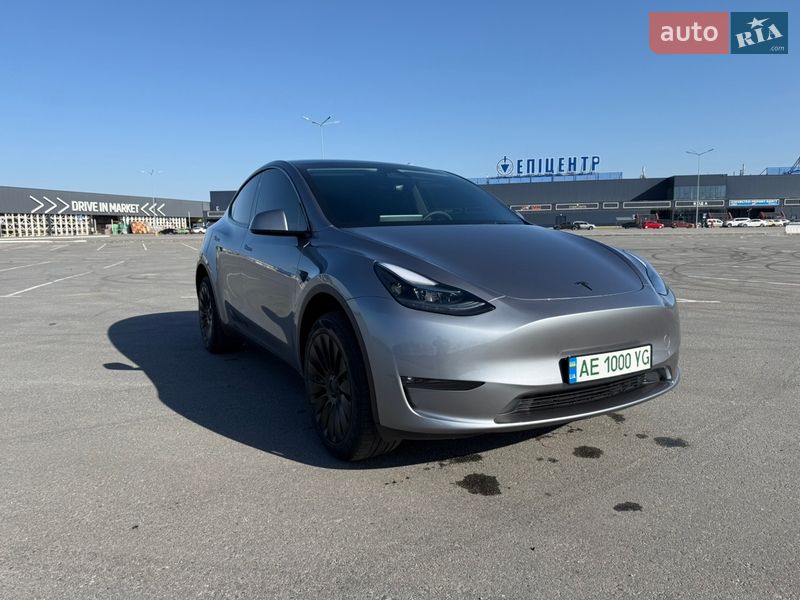 Позашляховик / Кросовер Tesla Model Y 2024 в Дніпрі