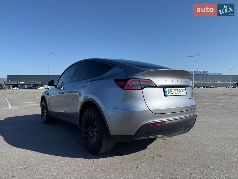 Позашляховик / Кросовер Tesla Model Y 2024 в Дніпрі