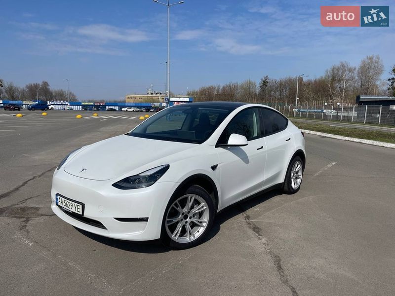 Внедорожник / Кроссовер Tesla Model Y 2024 в Киеве