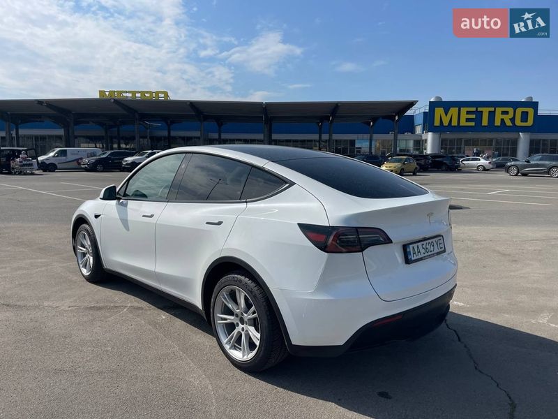 Внедорожник / Кроссовер Tesla Model Y 2024 в Киеве