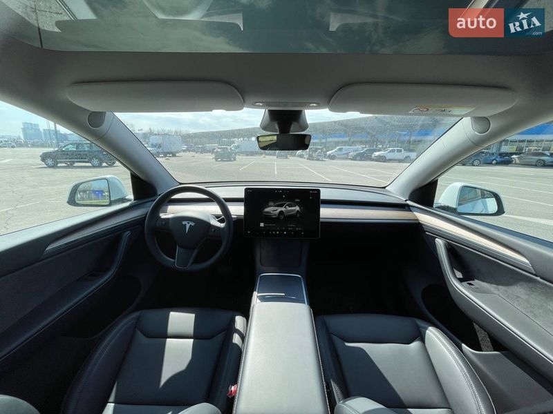 Внедорожник / Кроссовер Tesla Model Y 2024 в Киеве