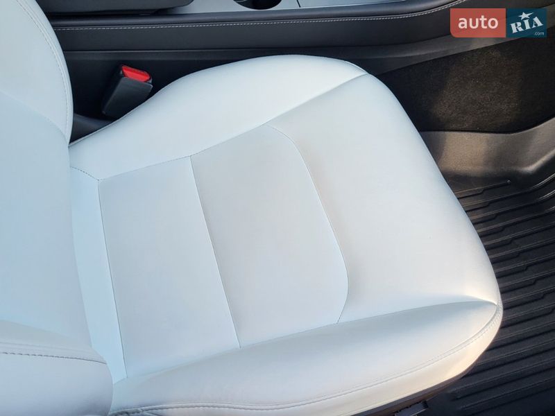 Позашляховик / Кросовер Tesla Model Y 2022 в Києві