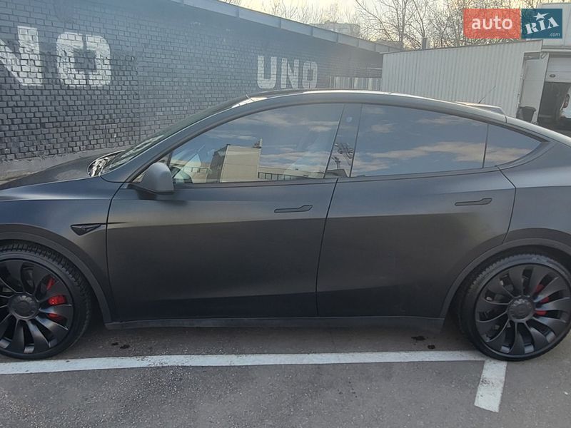 Позашляховик / Кросовер Tesla Model Y 2022 в Києві