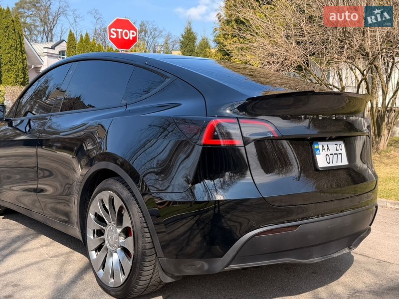 Внедорожник / Кроссовер Tesla Model Y 2020 в Киеве