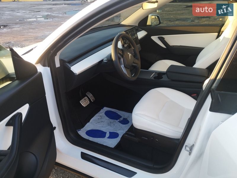 Позашляховик / Кросовер Tesla Model Y 2021 в Дніпрі