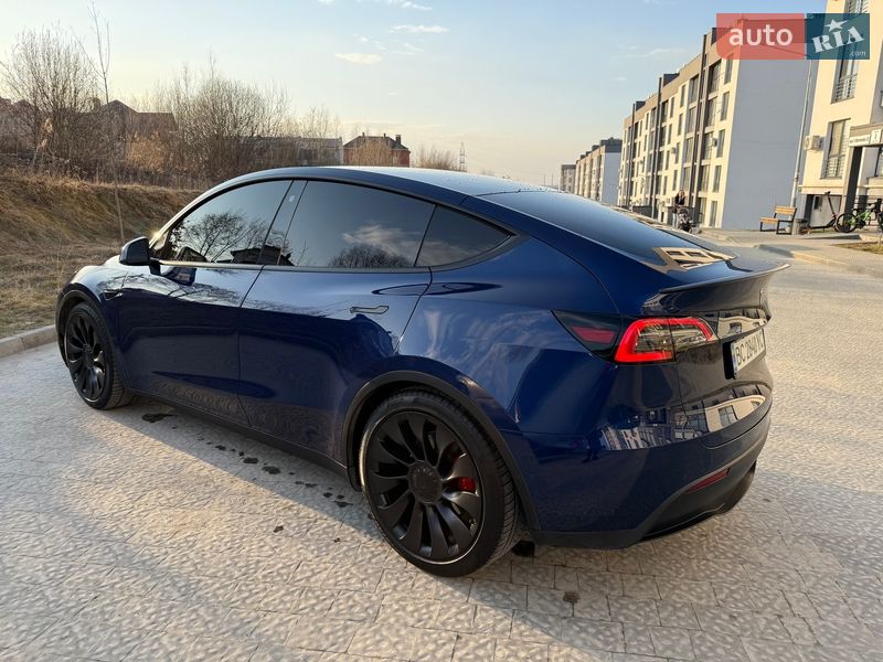 Позашляховик / Кросовер Tesla Model Y 2021 в Львові