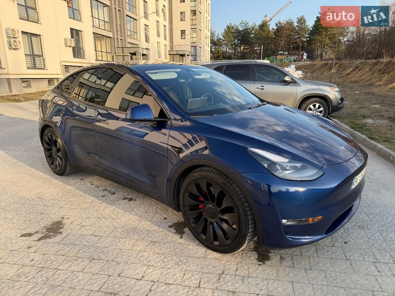 Позашляховик / Кросовер Tesla Model Y 2021 в Львові