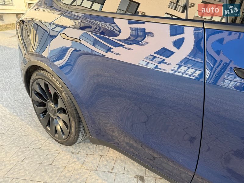 Позашляховик / Кросовер Tesla Model Y 2021 в Львові