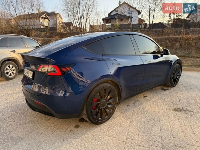 Позашляховик / Кросовер Tesla Model Y 2021 в Львові
