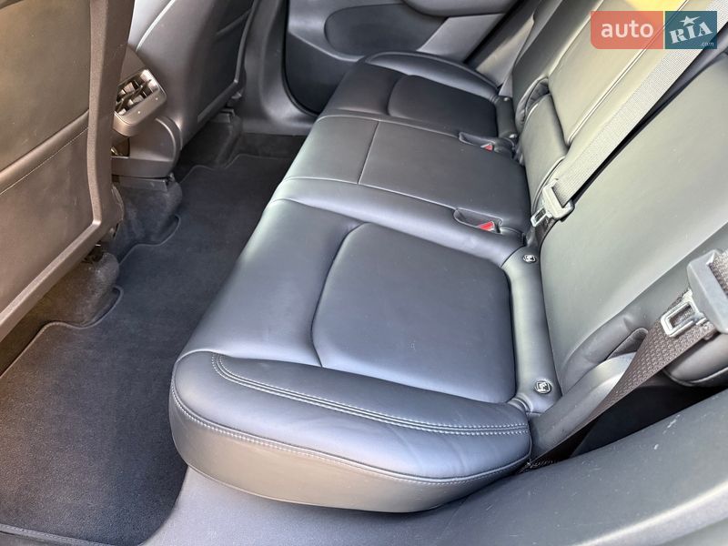 Позашляховик / Кросовер Tesla Model Y 2021 в Львові