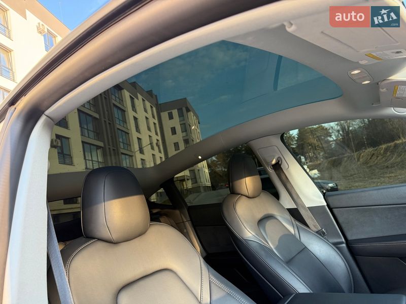 Позашляховик / Кросовер Tesla Model Y 2021 в Львові