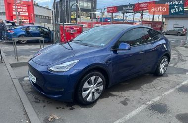 Внедорожник / Кроссовер Tesla Model Y 2023 в Киеве