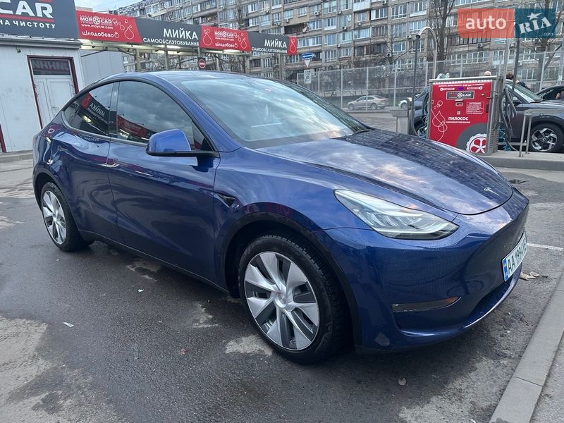 Внедорожник / Кроссовер Tesla Model Y 2023 в Киеве