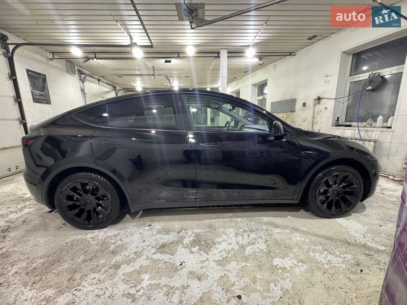 Позашляховик / Кросовер Tesla Model Y 2024 в Києві