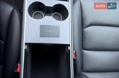 Позашляховик / Кросовер Tesla Model Y 2024 в Києві фото 14 Позашляховик / Кросовер Tesla Model Y 2024 в Києві