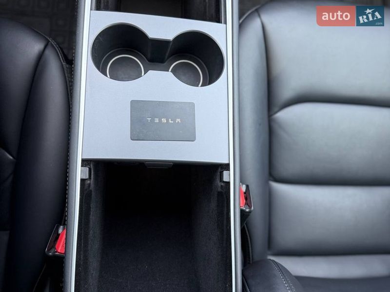 Позашляховик / Кросовер Tesla Model Y 2024 в Києві фото 14 Позашляховик / Кросовер Tesla Model Y 2024 в Києві