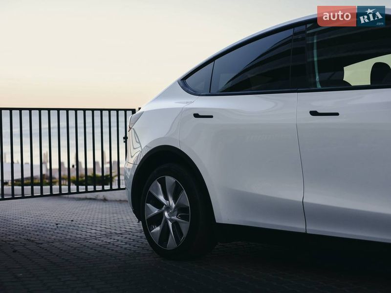 Внедорожник / Кроссовер Tesla Model Y 2022 в Черноморске